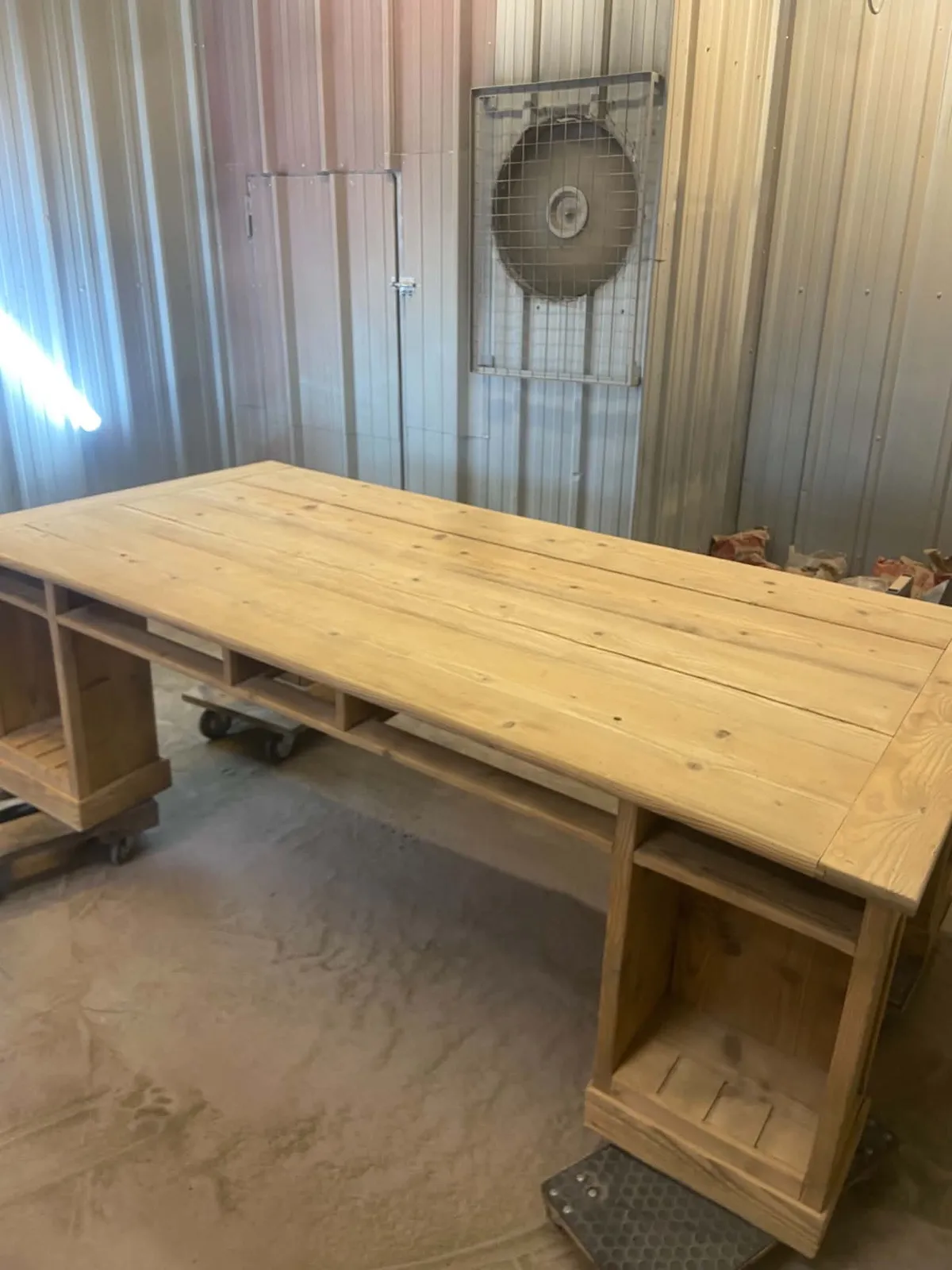 Table en bois décapée